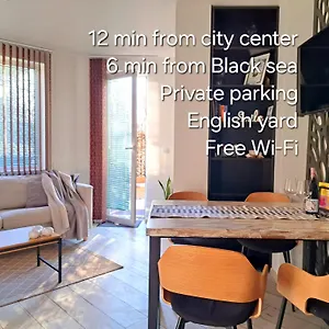 Апартаменты Saint Nicholas Lovely 2 Bedroom With Sunny Garden, Варна